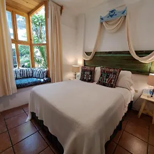 yellow-house-hostel.guatemalaantiguahotels.com/